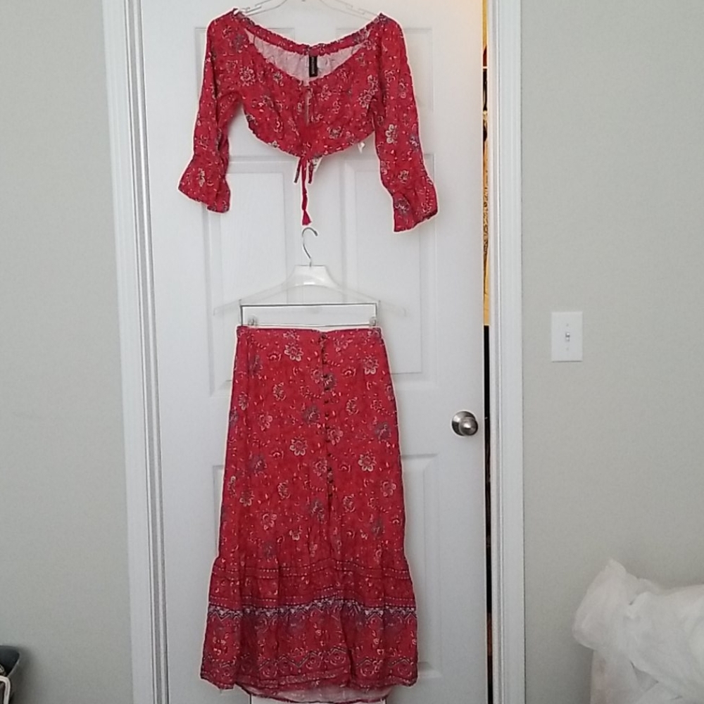 🔥 NWT BOHO MinkPink Lucia Crop Top and Maxi Skirt